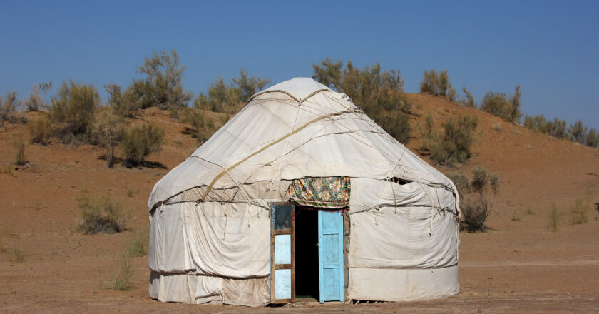 Mongolské jurty U Obory, aneb parodie na mateřskou školu